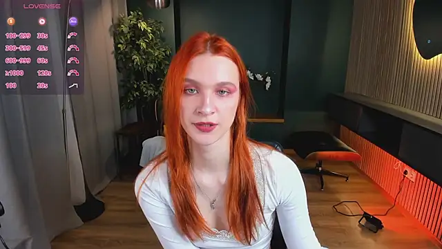 Snapshot of PollyMayer chatting on June 5, 2026, 8:58 pm PollyMayer online show from June 5, 2026, 8:58 pm