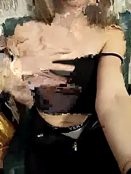 Snapshot of YannaMilters chatting on November 19, 2025, 10:37 am YannaMilters online show from November 19, 2025, 10:37 am