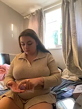 MadelineLeah online show from July 17, 2026, 7:08 pm