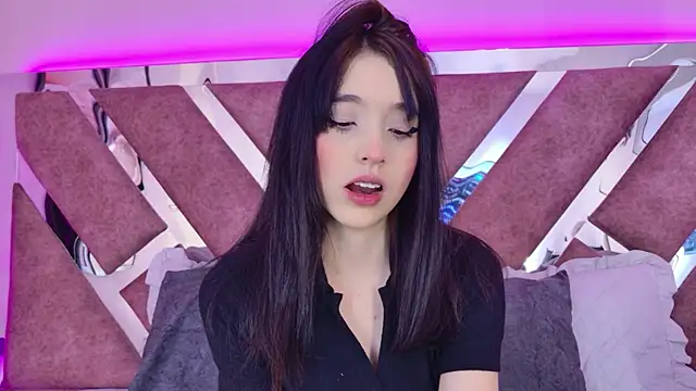 MeganR  online show from June 27, 2026, 3:22 am