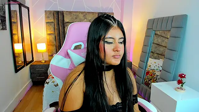 Snapshot of AnnaSwift_ chatting on November 25, 2025, 1:38 am AnnaSwift online show from November 25, 2025, 1:38 am