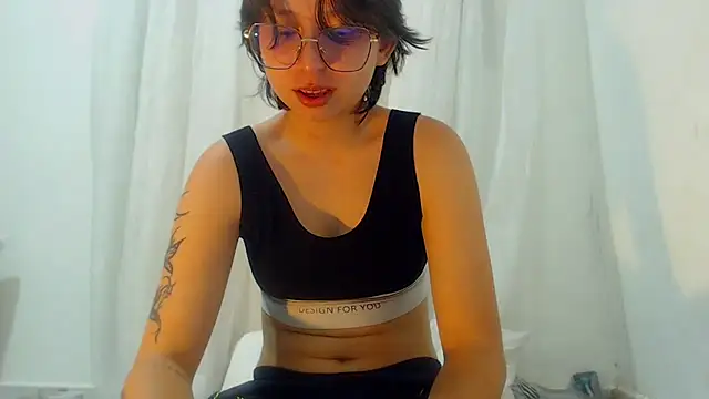 Klaret Toy online show from January 11, 2026, 3:44 am