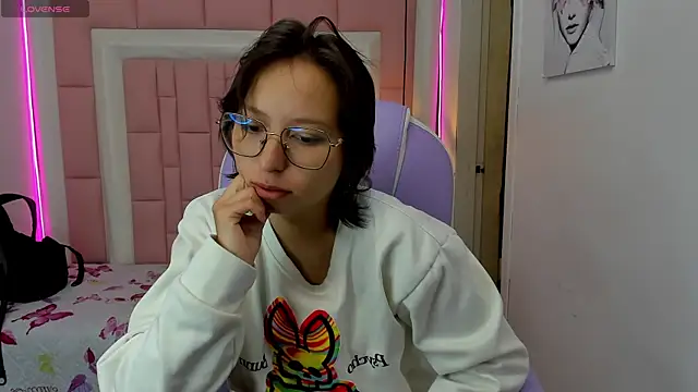 Snapshot of Klaret_Toy chatting on June 14, 2026, 8:22 pm Klaret Toy online show from June 14, 2026, 8:22 pm