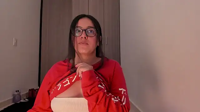 Venus cat  online show from October 11, 2025, 9:02 pm