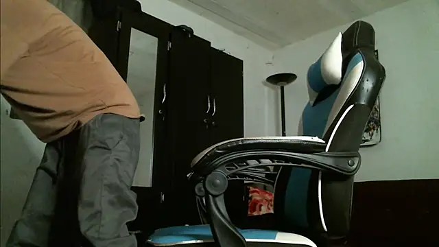 Snapshot of Dickie_Dicking chatting on October 10, 2025, 8:52 pm Dickie Dicking online show from October 10, 2025, 8:52 pm