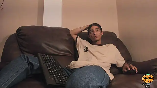 Snapshot of Dickie_Dicking chatting on October 17, 2025, 8:22 pm Dickie Dicking online show from October 17, 2025, 8:22 pm