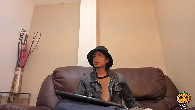 Snapshot of Dickie_Dicking chatting on October 20, 2025, 8:53 pm Dickie Dicking online show from October 20, 2025, 8:53 pm