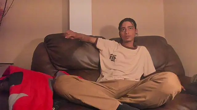 Snapshot of Dickie_Dicking chatting on October 24, 2025, 8:27 pm Dickie Dicking online show from October 24, 2025, 8:27 pm