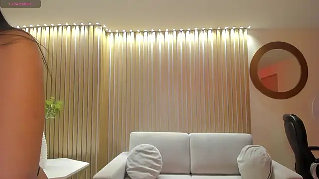 Snapshot of NatalieLewis chatting on May 20, 2026, 12:00 pm NatalieLewis online show from May 20, 2026, 12:00 pm