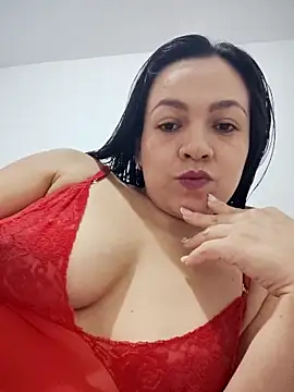 Snapshot of LindaSalo33 chatting on October 12, 2025, 8:30 pm LindaSalo33 online show from October 12, 2025, 8:30 pm