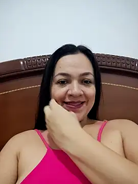 Snapshot of LindaSalo33 chatting on October 25, 2025, 4:31 am LindaSalo33 online show from October 25, 2025, 4:31 am