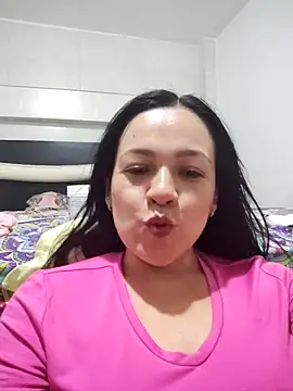 Snapshot of LindaSalo33 chatting on November 8, 2025, 3:39 am LindaSalo33 online show from November 8, 2025, 3:39 am