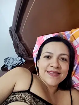 Snapshot of LindaSalo33 chatting on November 16, 2025, 4:18 am LindaSalo33 online show from November 16, 2025, 4:18 am