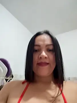 Snapshot of LindaSalo33 chatting on December 5, 2025, 4:10 am LindaSalo33 online show from December 5, 2025, 4:10 am