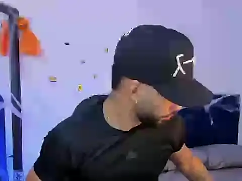 Snapshot of theo_sky1 chatting on October 27, 2025, 2:21 pm theo sky1 online show from October 27, 2025, 2:21 pm