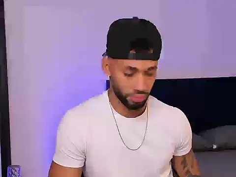 Snapshot of theo_sky1 chatting on November 6, 2025, 1:56 pm theo sky1 online show from November 6, 2025, 1:56 pm