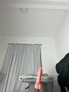 MerliaSsomer online show from November 17, 2025, 12:22 pm