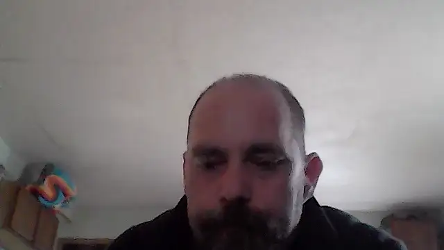 Snapshot of crazyheratic8 chatting on March 31, 2026, 2:39 pm crazyheratic8 online show from March 31, 2026, 2:39 pm