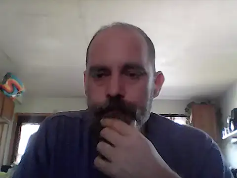 Snapshot of crazyheratic8 chatting on April 5, 2026, 8:17 pm crazyheratic8 online show from April 5, 2026, 8:17 pm