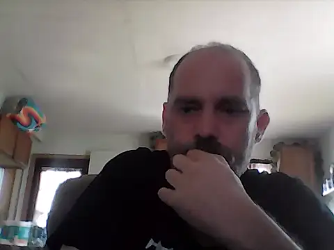 Snapshot of crazyheratic8 chatting on April 8, 2026, 3:56 pm crazyheratic8 online show from April 8, 2026, 3:56 pm
