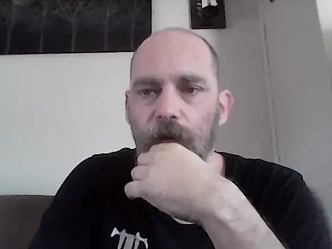 Snapshot of crazyheratic8 chatting on April 21, 2026, 3:17 pm crazyheratic8 online show from April 21, 2026, 3:17 pm