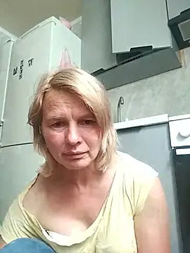 Snapshot of Masha412111 chatting on July 9, 2026, 5:22 am Masha412111 online show from July 9, 2026, 5:22 am