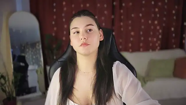 Snapshot of EmilyRichardss chatting on March 23, 2026, 9:35 am EmilyRichardss online show from March 23, 2026, 9:35 am