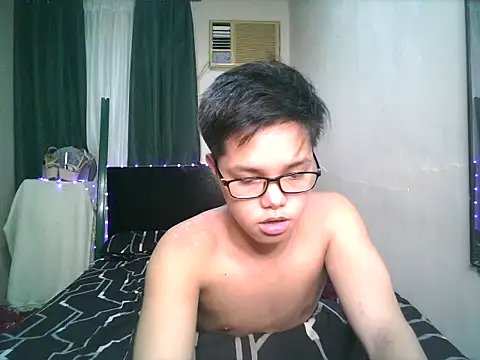 hot babyboy26 online show from October 24, 2025, 2:57 pm