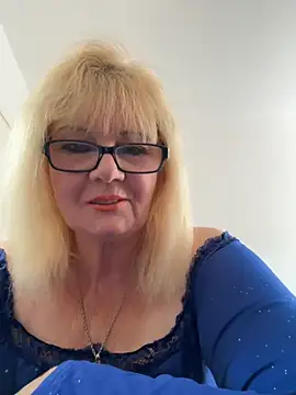 BoloshkaBlonda online show from October 7, 2025, 10:34 am