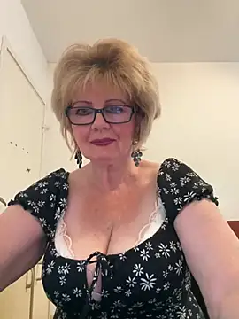 BoloshkaBlonda online show from July 11, 2026, 4:04 am