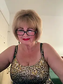 BoloshkaBlonda online show from July 17, 2026, 5:18 pm