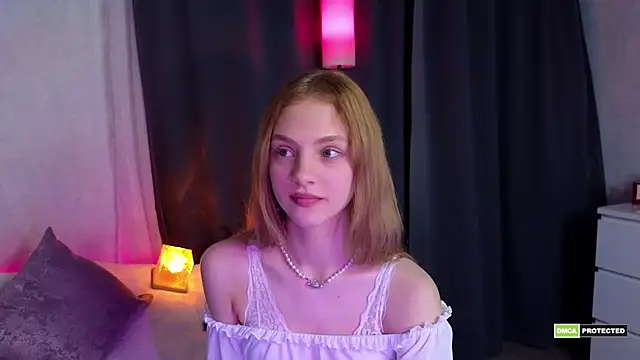 Snapshot of midnightMaya chatting on December 17, 2025, 10:49 pm midnightMaya online show from December 17, 2025, 10:49 pm