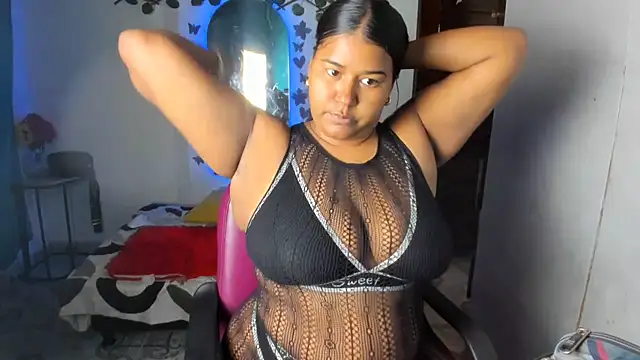 Snapshot of Ebony_luna chatting on July 22, 2026, 7:49 pm Ebony luna online show from July 22, 2026, 7:49 pm