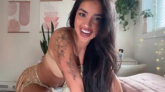 Snapshot of ariajacksonx chatting on April 28, 2026, 10:15 pm ariajacksonx online show from April 28, 2026, 10:15 pm