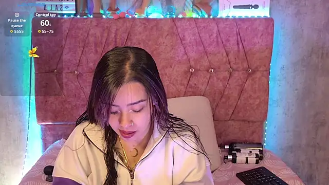 Snapshot of Mia_lopez_1 chatting on June 17, 2026, 8:50 am Mia lopez 1 online show from June 17, 2026, 8:50 am