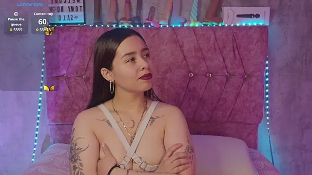 Snapshot of Mia_lopez_1 chatting on June 25, 2026, 12:54 am Mia lopez 1 online show from June 25, 2026, 12:54 am