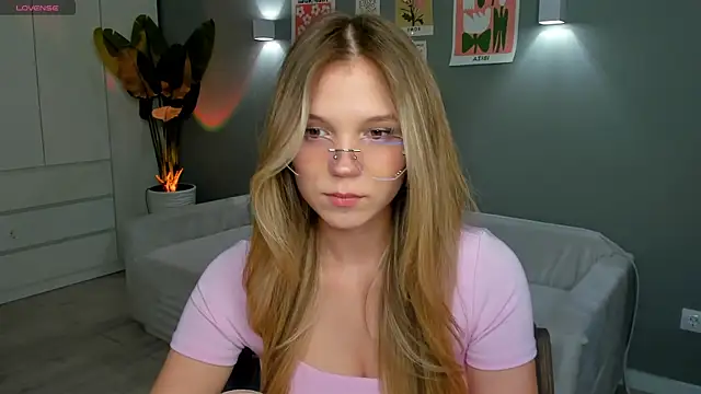 linakorvin online show from November 13, 2025, 1:32 pm