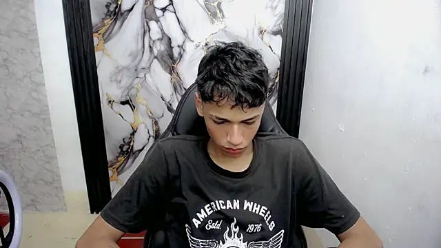 Snapshot of Im_david02 chatting on November 29, 2025, 1:14 pm Im david02 online show from November 29, 2025, 1:14 pm