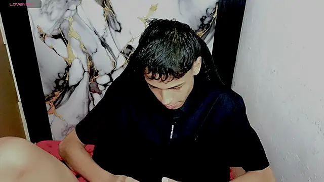 Snapshot of Im_david02 chatting on January 13, 2026, 12:54 pm Im david02 online show from January 13, 2026, 12:54 pm