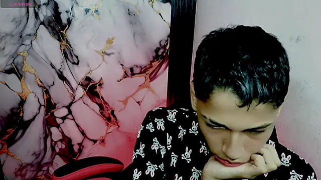 Snapshot of Im_david02 chatting on February 3, 2026, 12:43 pm Im david02 online show from February 3, 2026, 12:43 pm