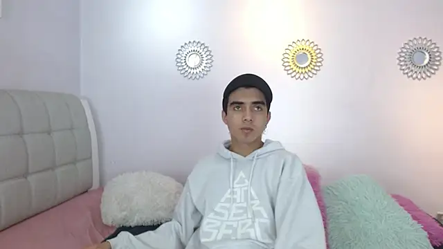 Snapshot of Hottie_Guy chatting on November 26, 2025, 5:58 pm Hottie Guy online show from November 26, 2025, 5:58 pm