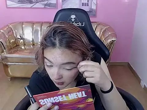 Snapshot of mia_foster_t chatting on October 24, 2025, 12:34 pm mia foster t online show from October 24, 2025, 12:34 pm