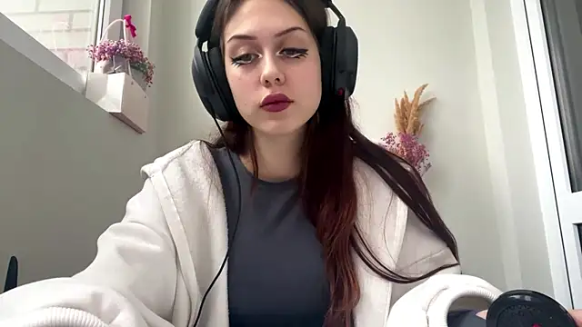 Snapshot of Nayra_flash chatting on October 15, 2025, 1:22 pm Nayra flash online show from October 15, 2025, 1:22 pm