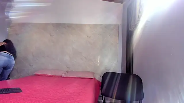 Snapshot of Amara_luxe chatting on November 5, 2025, 7:58 pm Amara luxe online show from November 5, 2025, 7:58 pm