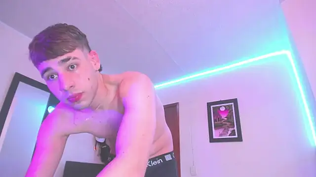 Snapshot of PapiNoha chatting on October 19, 2025, 7:58 pm PapiNoha online show from October 19, 2025, 7:58 pm