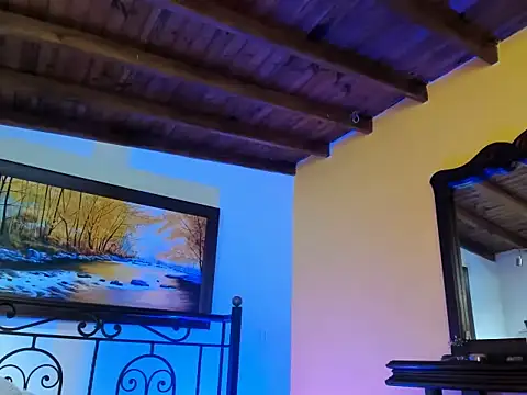 Snapshot of Zulyhenao chatting on October 12, 2025, 3:55 pm Zulyhenao online show from October 12, 2025, 3:55 pm