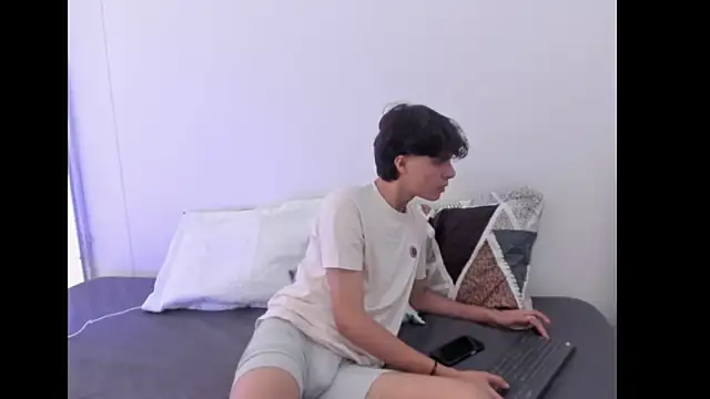 luccas ferreira online show from April 22, 2026, 7:59 pm