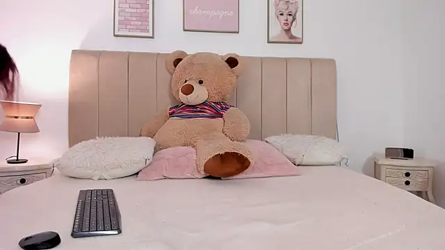 Snapshot of sam_von_tess chatting on October 16, 2025, 4:13 am sam von tess online show from October 16, 2025, 4:13 am