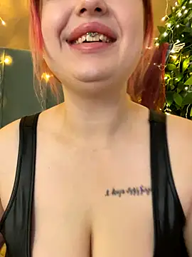 KellyMoors online show from November 1, 2025, 1:18 am