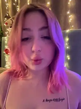 KellyMoors online show from January 15, 2026, 1:32 am